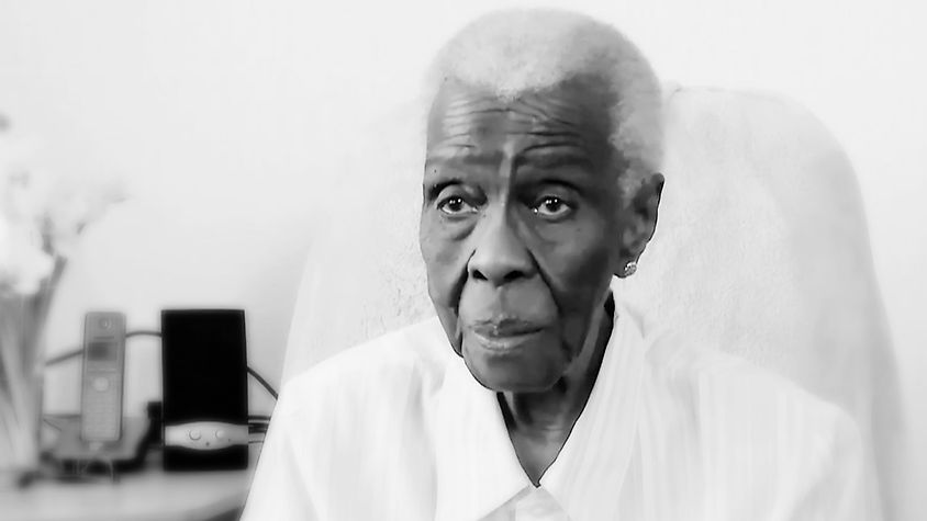 Tante Peet, 94 jaar  -vroedvrouw